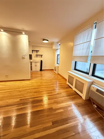 $2,500 | 13705 Franklin Avenue, Unit 2E | Flushing