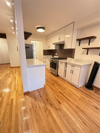 $2,500 | 13705 Franklin Avenue, Unit 2E | Flushing