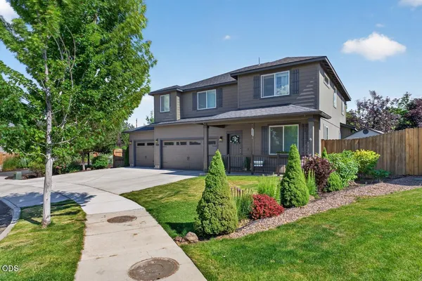 $565,900 | 3520 Southwest Pumice Stone Avenue, Redmond, OR 97756