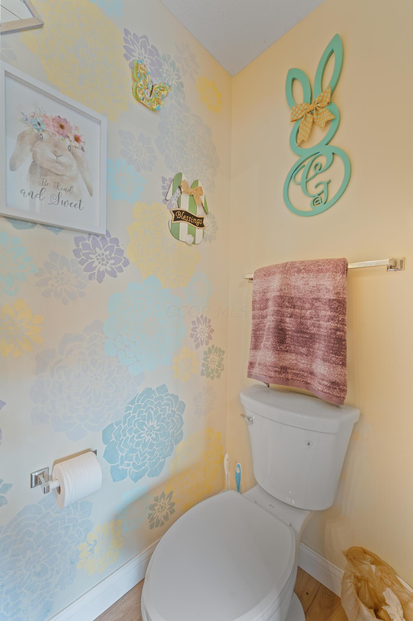 2790 Raphael Drive Columbus, OH 43232 - Photo 51 of 57 bathroom3
