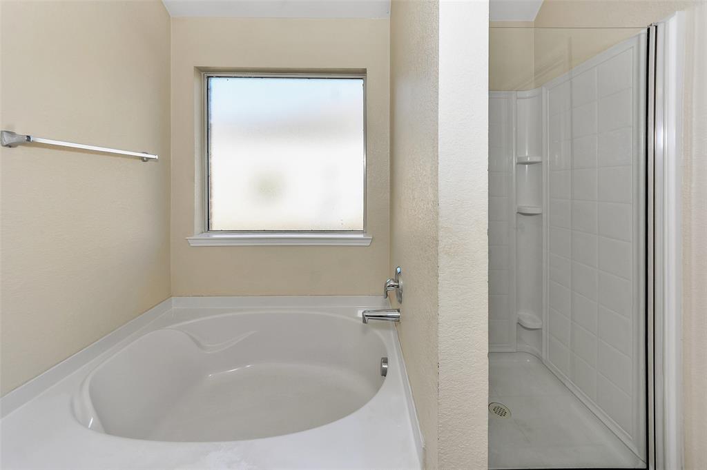 1225 Roping Reins Way Fort Worth, TX 76052 - Photo 18 of 31