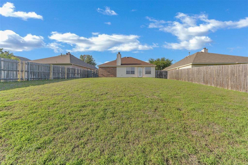 1225 Roping Reins Way Fort Worth, TX 76052 - Photo 27 of 31