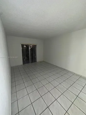 $1,950 | 5665 West 20th Avenue, Unit 308, Hialeah, FL 33012
