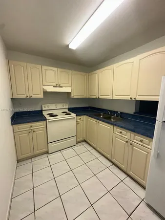 $1,950 | 5665 West 20th Avenue, Unit 308, Hialeah, FL 33012