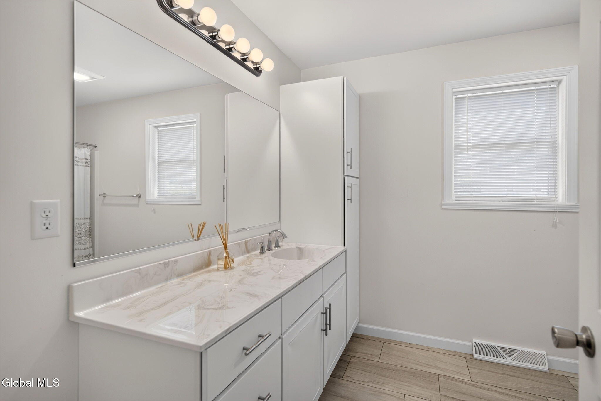 2451 Consaul Road Schenectady, NY 12304 - Photo 14 of 25 14-web-or-mls-013_DSC01464