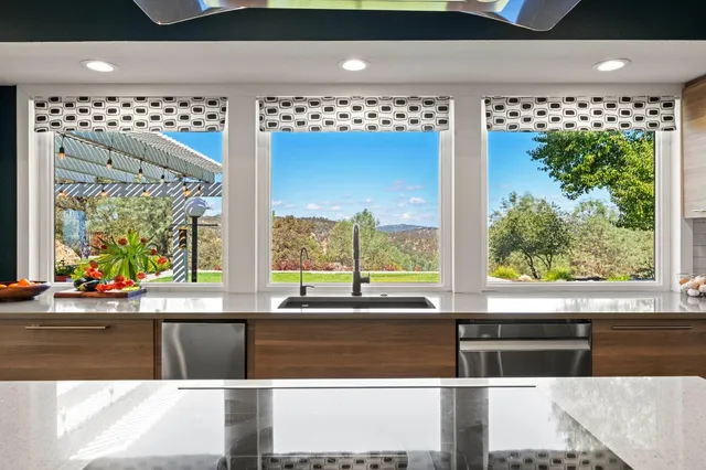 $1,250,000 | 8155 Hubbard Road, Auburn, CA 95602