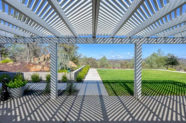 $1,250,000 | 8155 Hubbard Road, Auburn, CA 95602