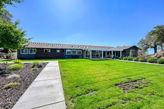 $1,250,000 | 8155 Hubbard Road, Auburn, CA 95602