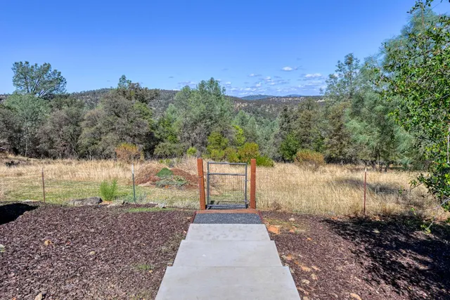 $1,250,000 | 8155 Hubbard Road, Auburn, CA 95602