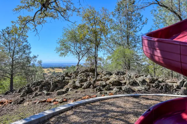 $1,250,000 | 8155 Hubbard Road, Auburn, CA 95602