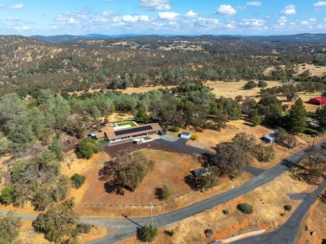 $1,250,000 | 8155 Hubbard Road, Auburn, CA 95602