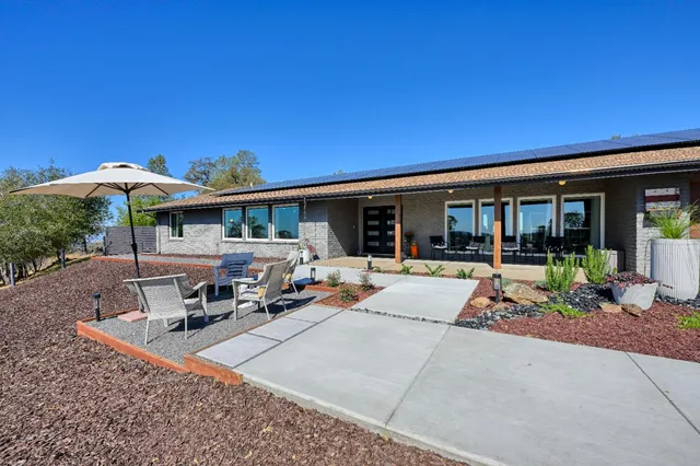 $1,250,000 | 8155 Hubbard Road, Auburn, CA 95602