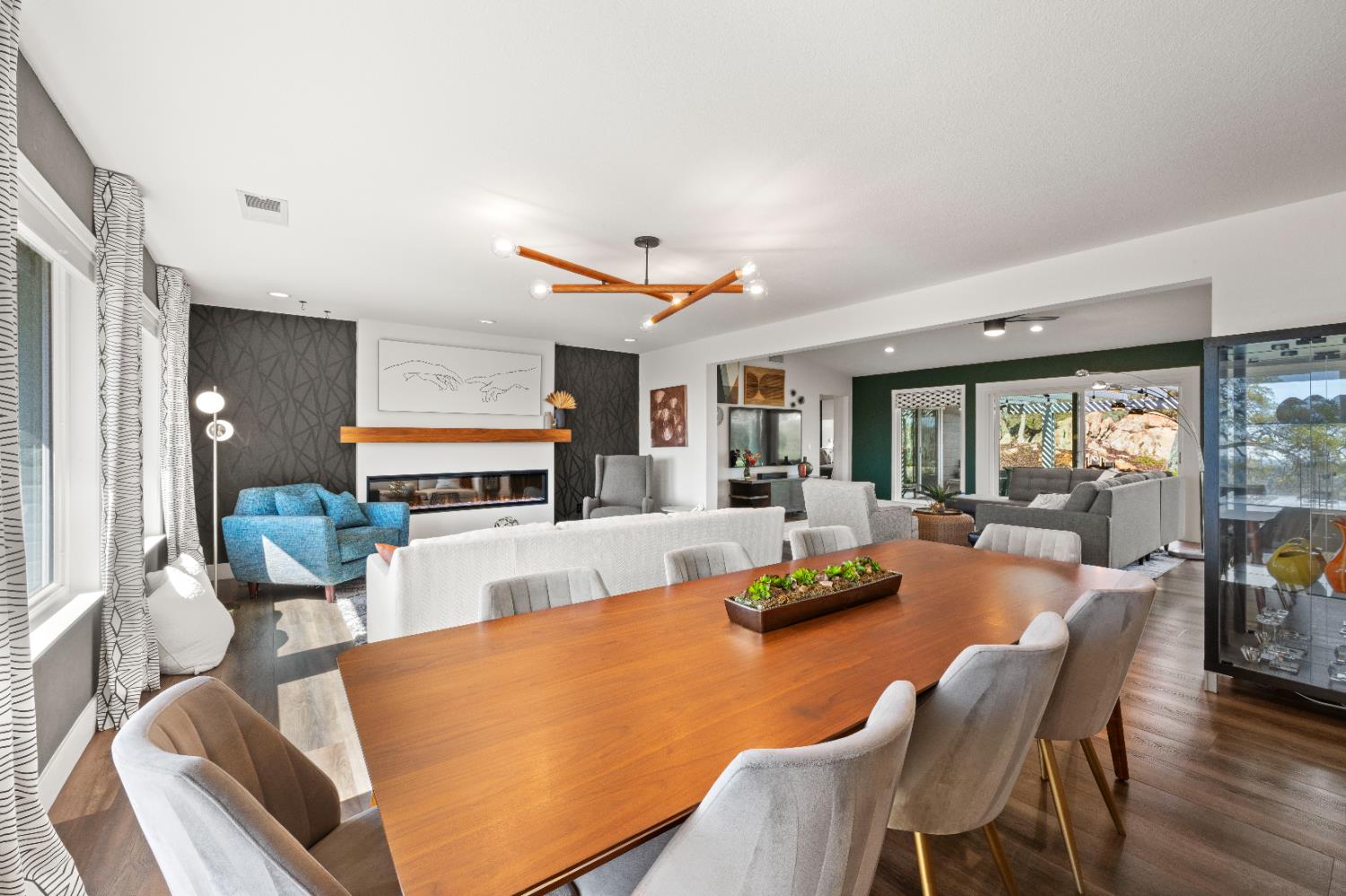 8155 Hubbard Road Auburn, CA 95602 - Photo 6 of 74 a living room with furniture and a table