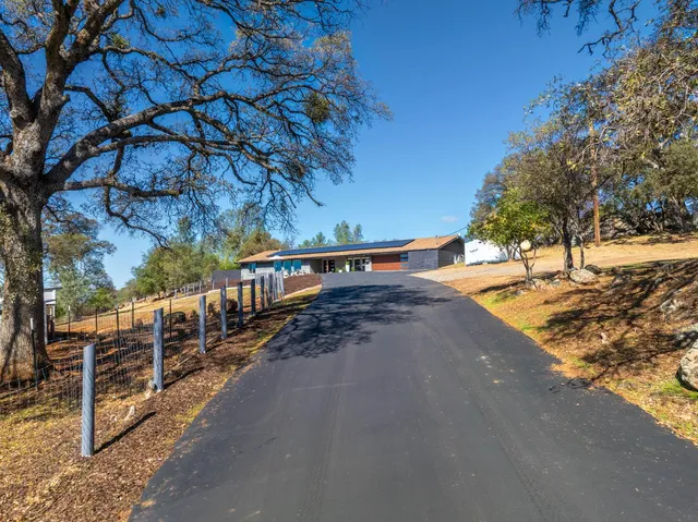 $1,250,000 | 8155 Hubbard Road, Auburn, CA 95602