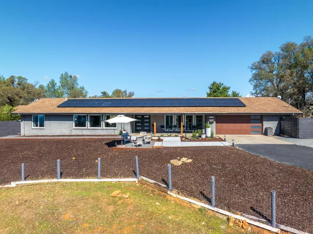 $1,250,000 | 8155 Hubbard Road, Auburn, CA 95602