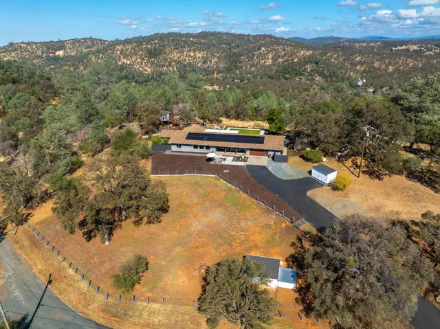 $1,250,000 | 8155 Hubbard Road, Auburn, CA 95602