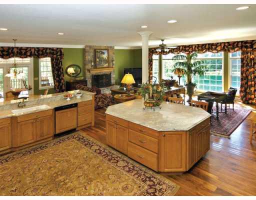 198 Hill Place Road Venetia, PA 15367 - Photo 9 of 18 Kitchen.