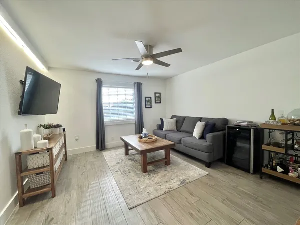 $2,695 | 1801 Huldy Street, Unit 18C, Houston, TX 77019