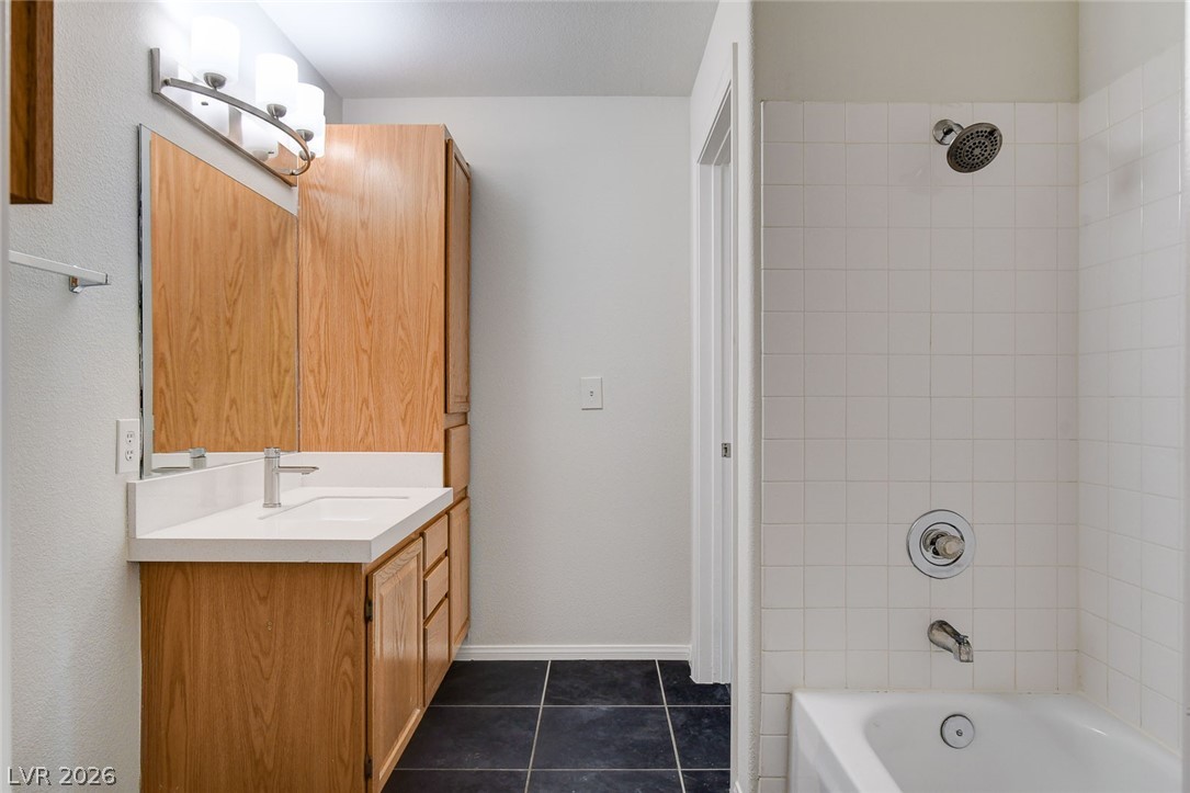 337 Manti Place, Unit 271 Henderson, NV 89014 - Photo 22 of 33 Guest Full Bath