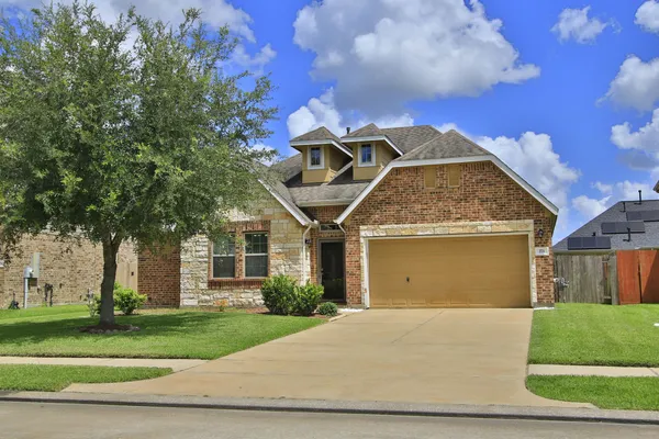 $2,500 | 271 Westwood Drive, League City, TX 77573