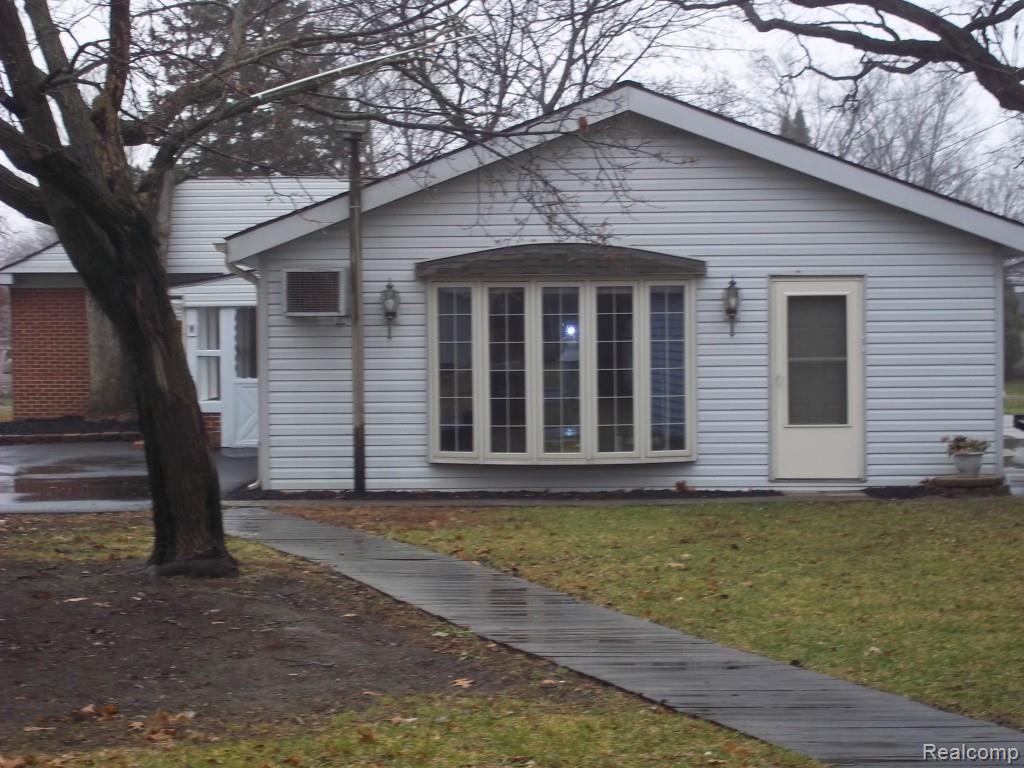 22598 Carter Road Trenton, MI 48183 - Photo 10 of 29 100_0590.jpg