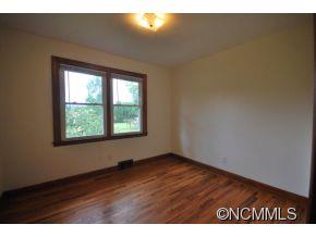 186 Elm Bend Road Brevard, NC 28712 - Photo 9 of 22 Gallery Image 9