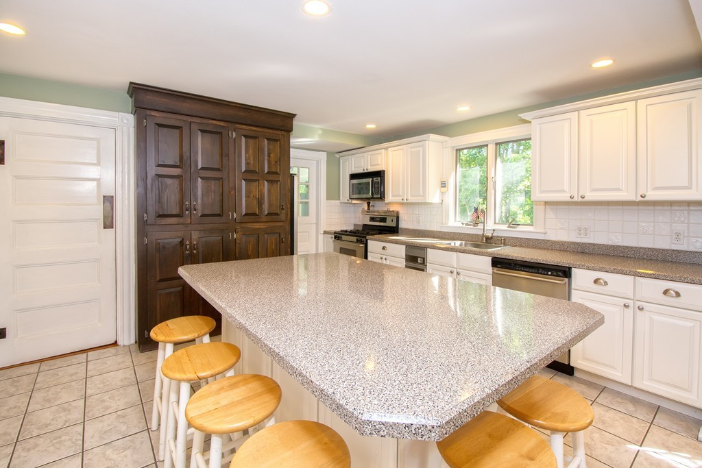 125 Captain Peirce Road Scituate, MA 02066 - Photo 3 of 21 Gallery Image 3