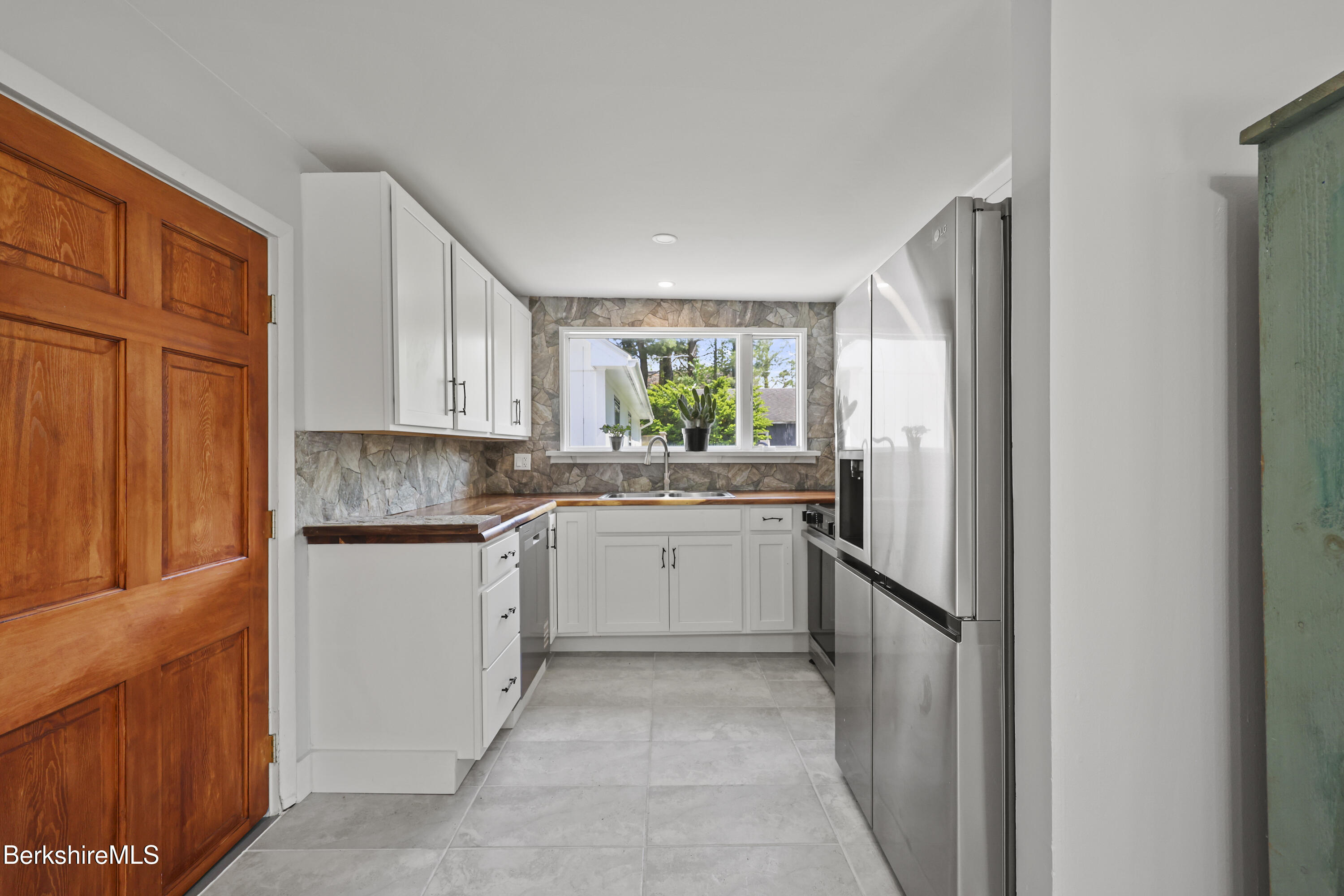 689 North Main Street Sheffield, MA 01257 - Photo 6 of 24 70 Kitchen