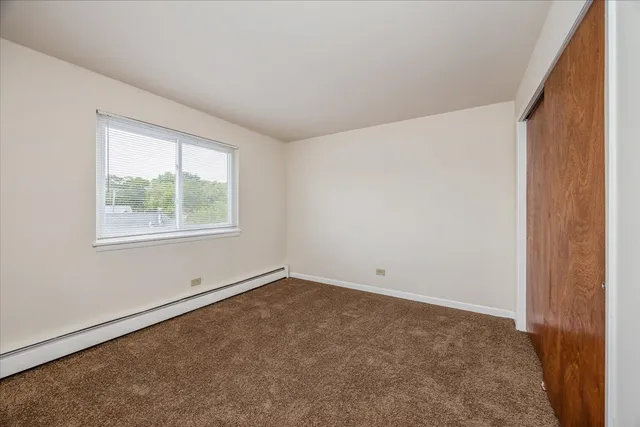 $179,000 | 9821 South Cicero Avenue, Unit 8, Oak Lawn, IL 60453