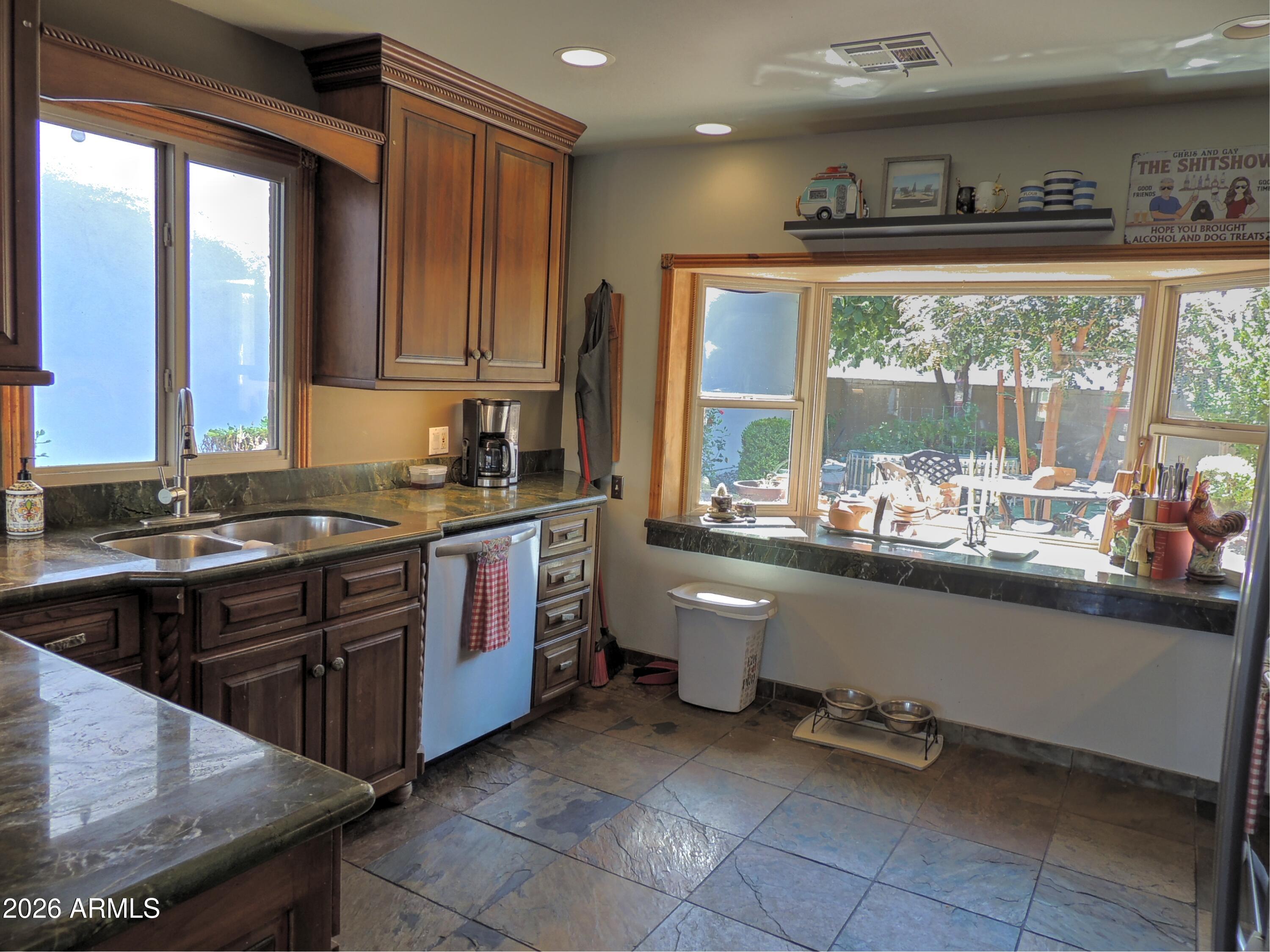 5604 South Rocky Point Road Tempe, AZ 85283 - Photo 9 of 31
