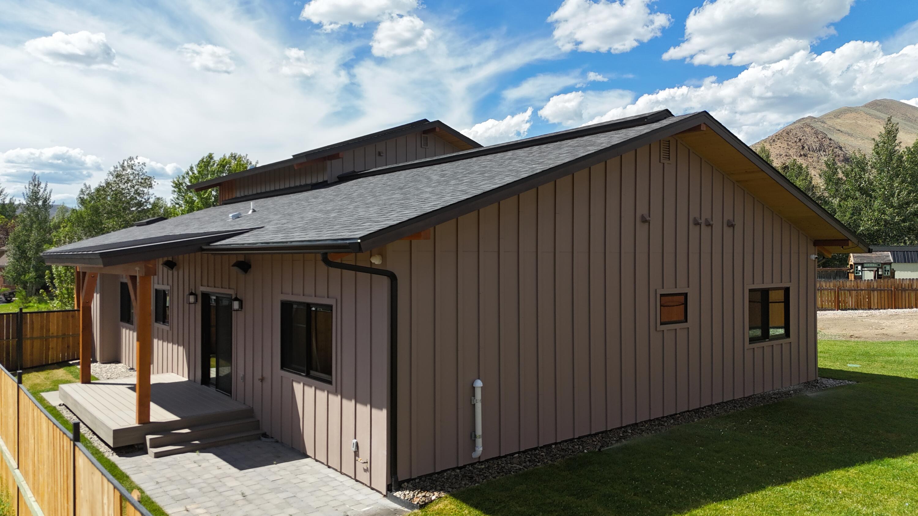 471 Maple Ridge Loop Bellevue, ID 83313 - Photo 5 of 12 Maple Ridge Grilling Patio:Deck