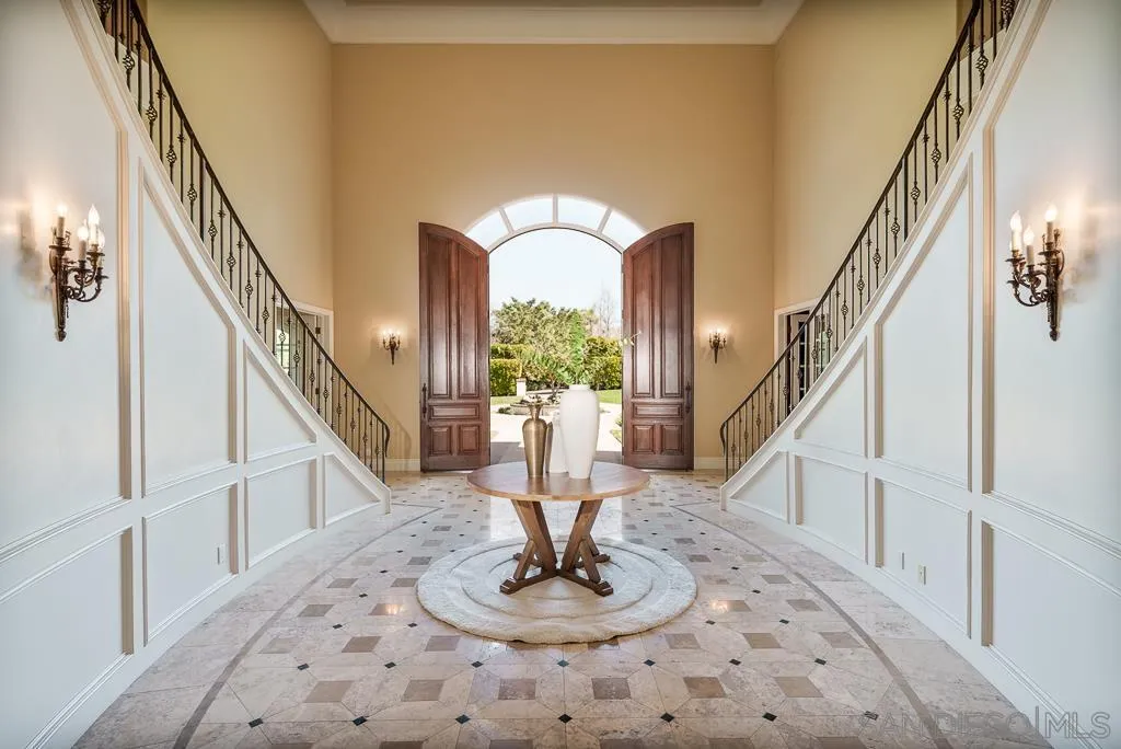 13752 Paseo Valle Alto Poway, CA 92064 - Photo 19 of 73 a view of entryway and hall