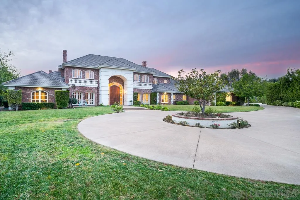 13752 Paseo Valle Alto Poway, CA 92064 - Photo 5 of 73