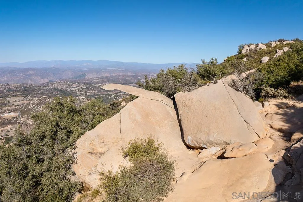 13752 Paseo Valle Alto Poway, CA 92064 - Photo 70 of 73 a view of a yard in front of house