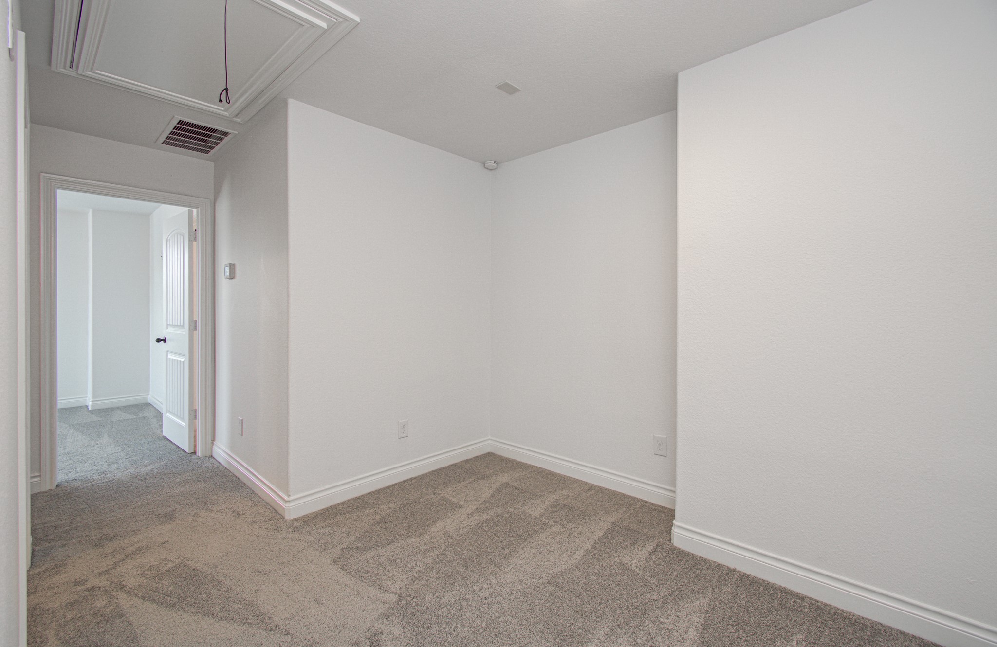 6621 North Main Street Houston, TX 77009 - Photo 27 of 41 Third floor sitting/ flex area, perfect for reading. Also area is pre-plumbed for a small partial kitchen area.