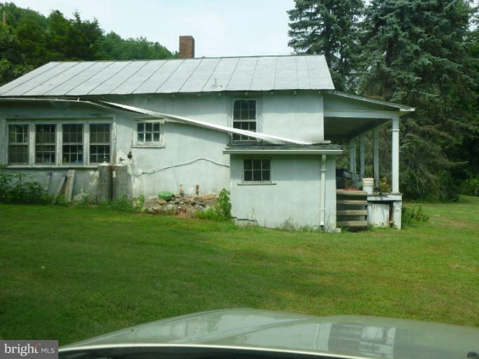 3233 Distillery Road Linden, VA 22642 - Photo 11 of 19 Exterior (Rear)