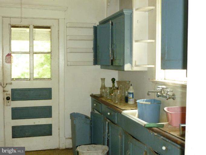 3233 Distillery Road Linden, VA 22642 - Photo 14 of 19 Kitchen