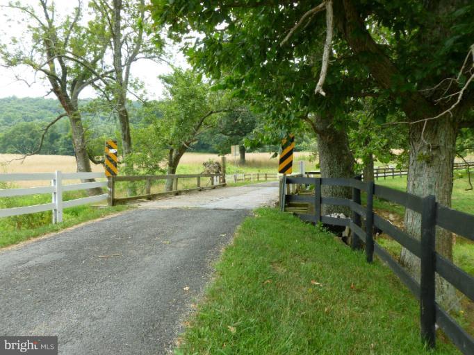 3233 Distillery Road Linden, VA 22642 - Photo 4 of 19 Exterior (General)