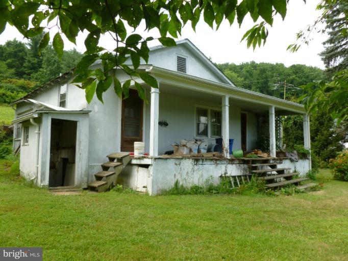 3233 Distillery Road Linden, VA 22642 - Photo 9 of 19 Exterior (Front)