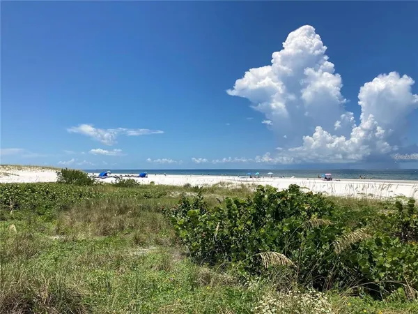 $4,500 | 3820 Gulf Boulevard, Unit 808, St. Pete Beach, FL 33706