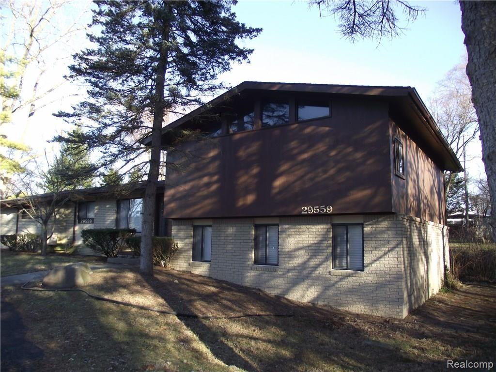 29559 Pond Ridge Road Farmington, MI 48334 - Photo 1 of 18 pond ridge 001.jpg