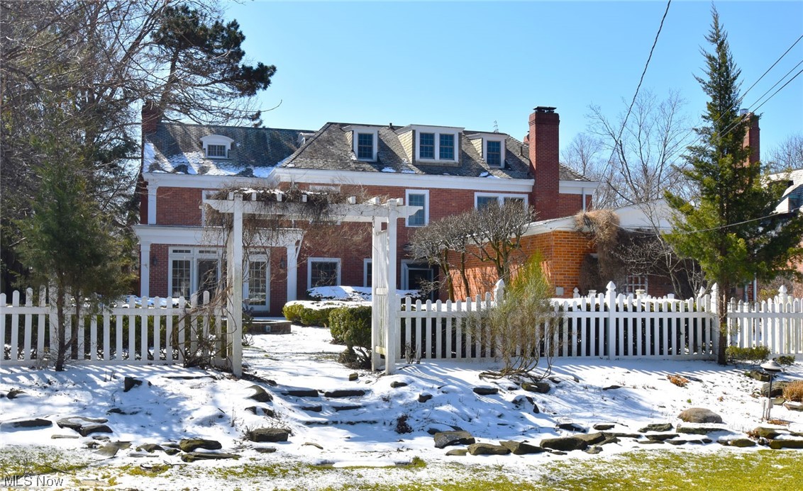 19101 Shelburne Road Cleveland, OH 44118 - Photo 32 of 35 Gallery Image 32