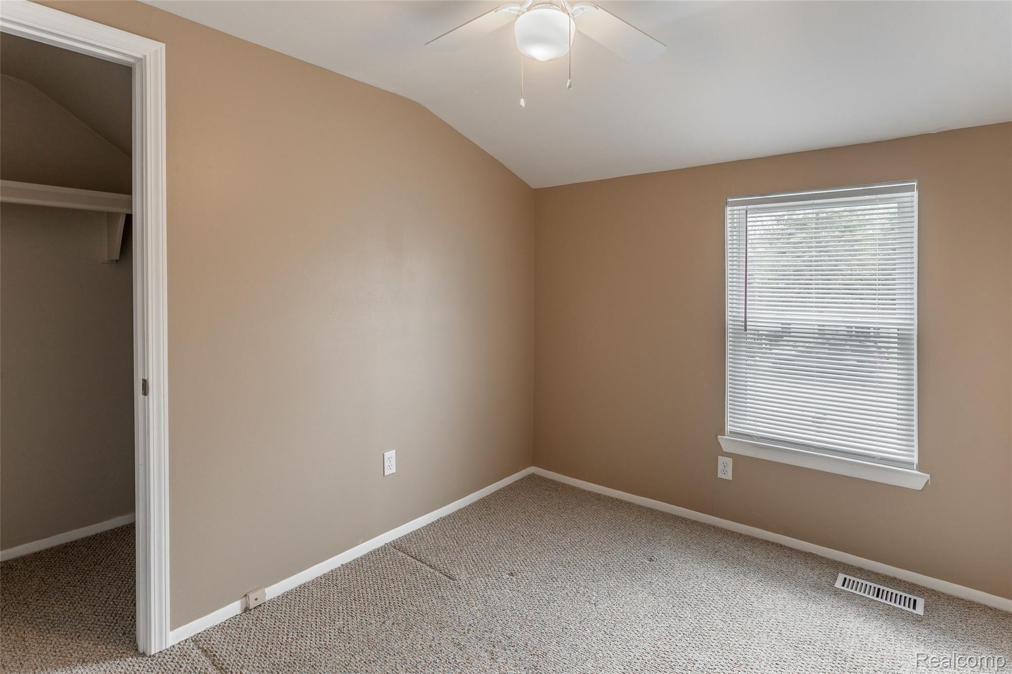 19450 Inkster Road Redford, MI 48240 - Photo 20 of 26 PZnICn1Q.jpeg