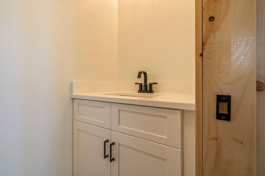 112 Thunder Snow Road Bethel, ME 04217 - Photo 17 of 35 16_DSC06313