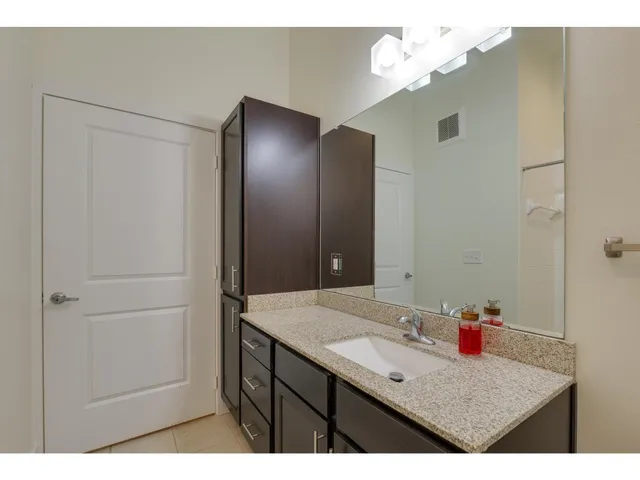 $1,790 | 2400 Louis Henna Boulevard, Unit 301, Round Rock, TX 78664