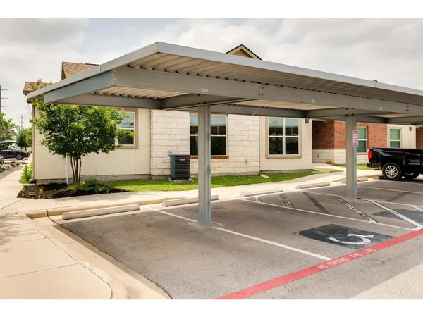 $1,590 | 2400 Louis Henna Boulevard, Unit 301, Round Rock, TX 78664