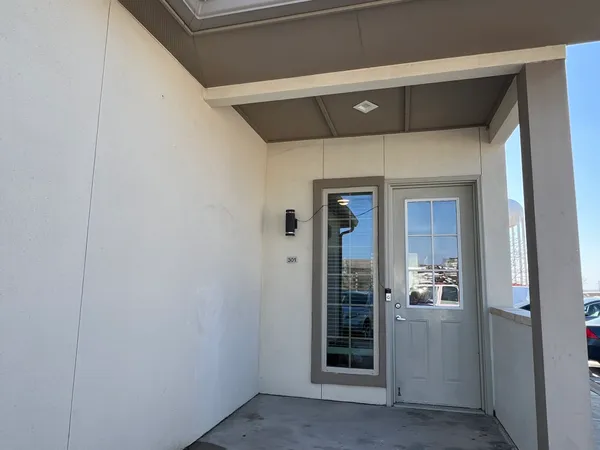 $1,590 | 2400 Louis Henna Boulevard, Unit 301, Round Rock, TX 78664