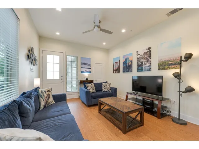 $1,790 | 2400 Louis Henna Boulevard, Unit 301, Round Rock, TX 78664