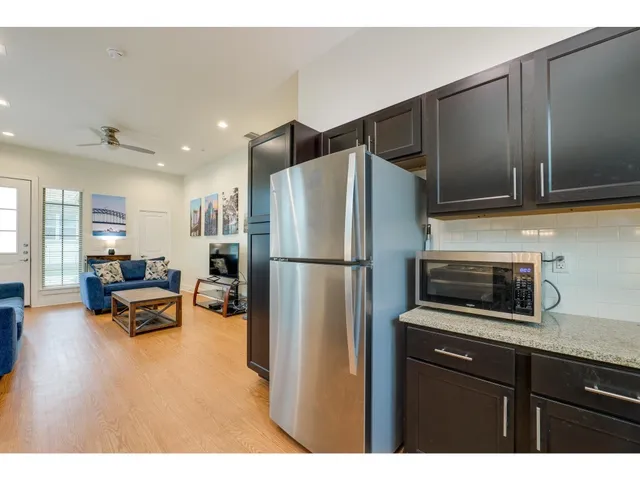 $1,790 | 2400 Louis Henna Boulevard, Unit 301, Round Rock, TX 78664