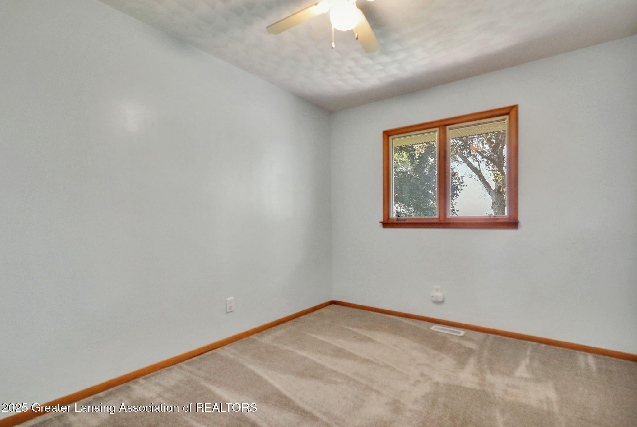 9850 Looking Glass Road Portland, MI 48875 - Photo 10 of 41 16-web-or-mls-Open Ended Media-16 (12)